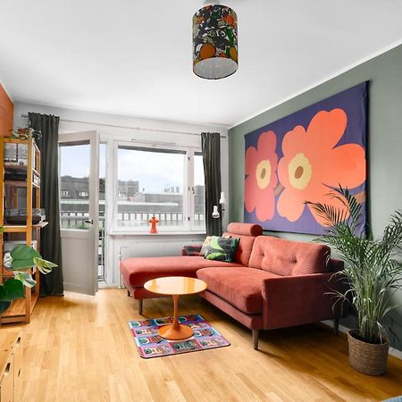 Appartamento Wehost Spacious Traveller'S Hq Above Metro @Vilhonvuorenkuja 16 Helsinki Esterno foto