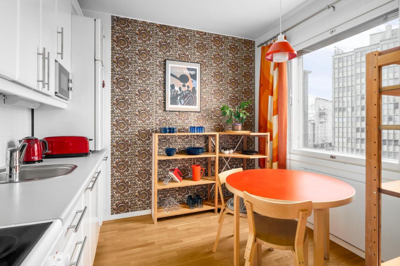 Appartamento Wehost Spacious Traveller'S Hq Above Metro @Vilhonvuorenkuja 16 Helsinki Esterno foto