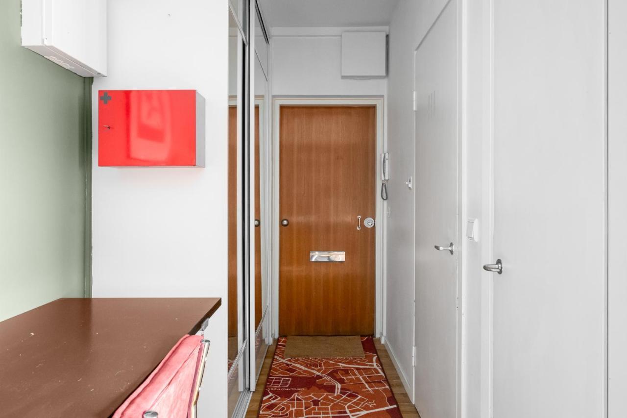 Appartamento Wehost Spacious Traveller'S Hq Above Metro @Vilhonvuorenkuja 16 Helsinki Esterno foto