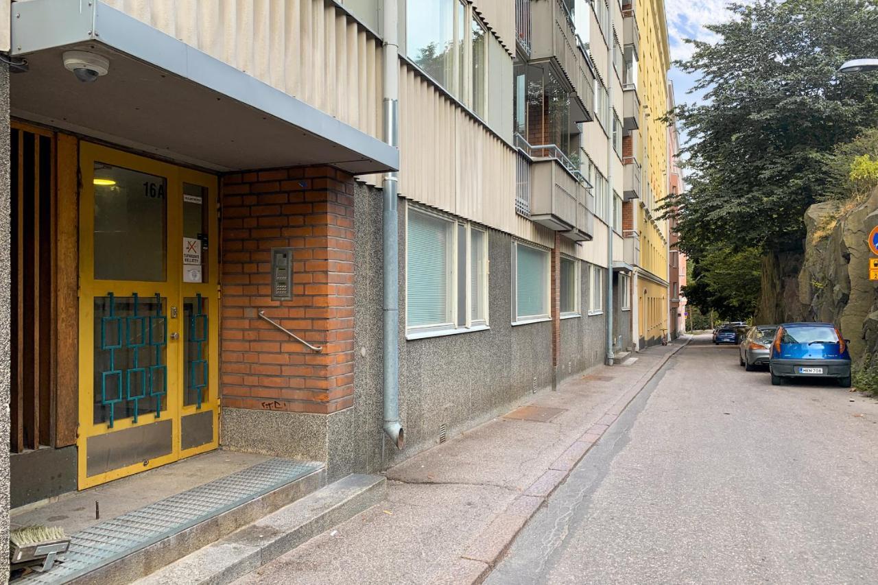 Appartamento Wehost Spacious Traveller'S Hq Above Metro @Vilhonvuorenkuja 16 Helsinki Esterno foto