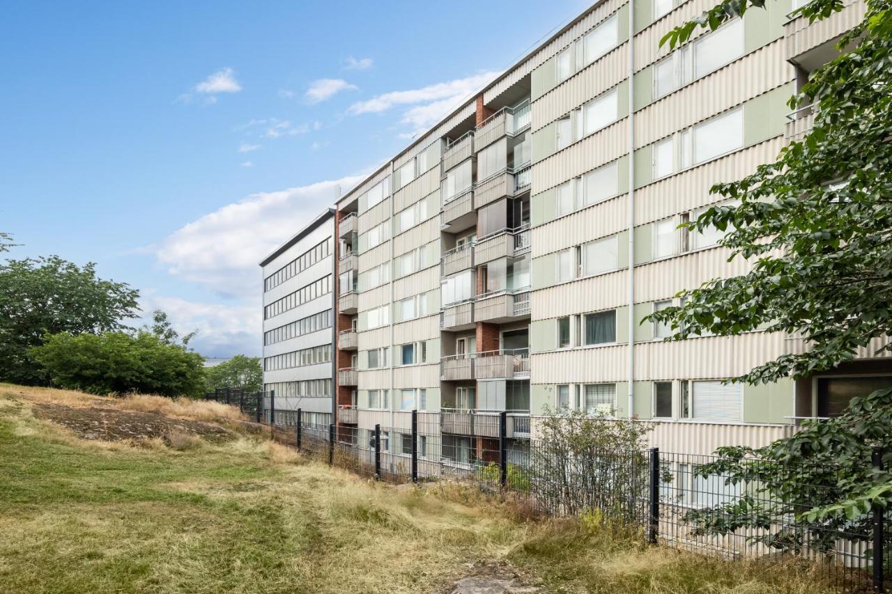 Appartamento Wehost Spacious Traveller'S Hq Above Metro @Vilhonvuorenkuja 16 Helsinki Esterno foto