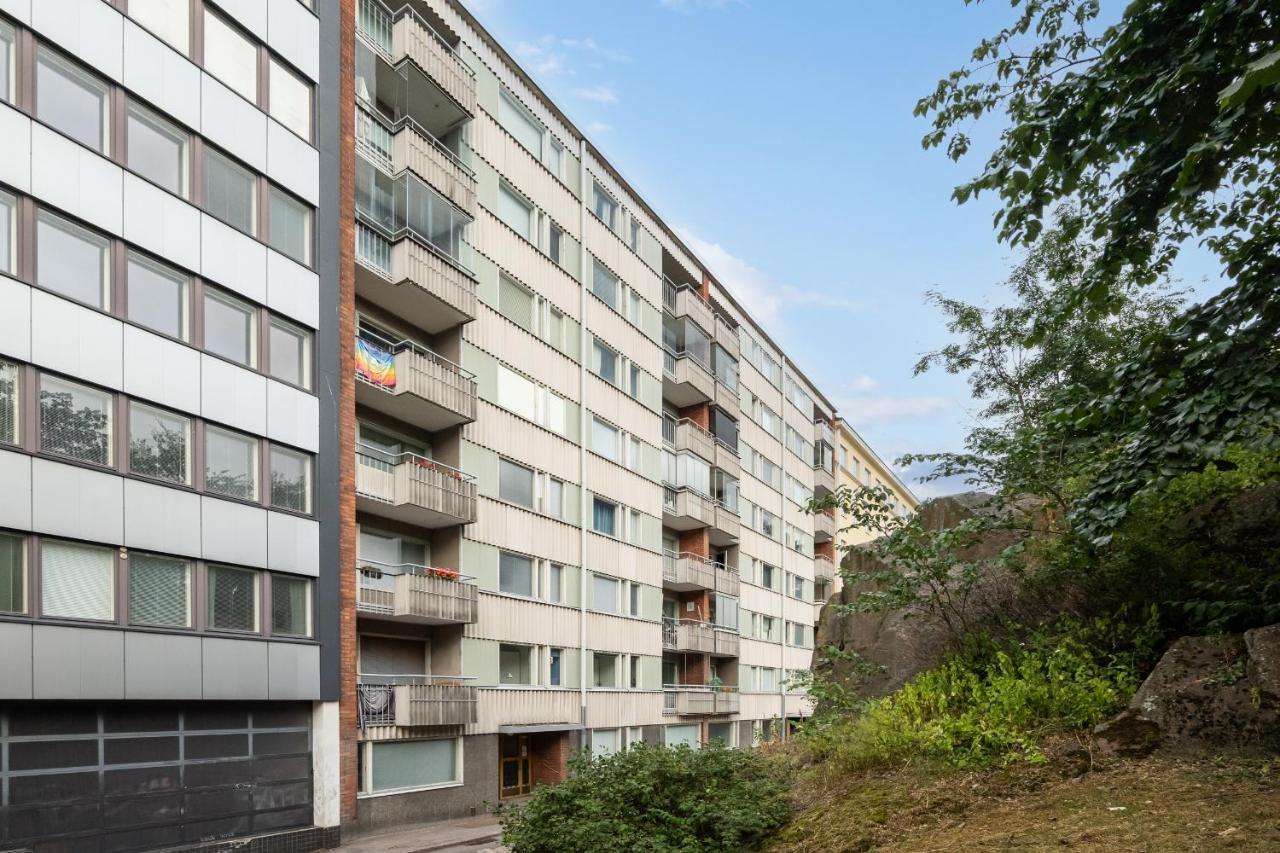 Appartamento Wehost Spacious Traveller'S Hq Above Metro @Vilhonvuorenkuja 16 Helsinki Esterno foto